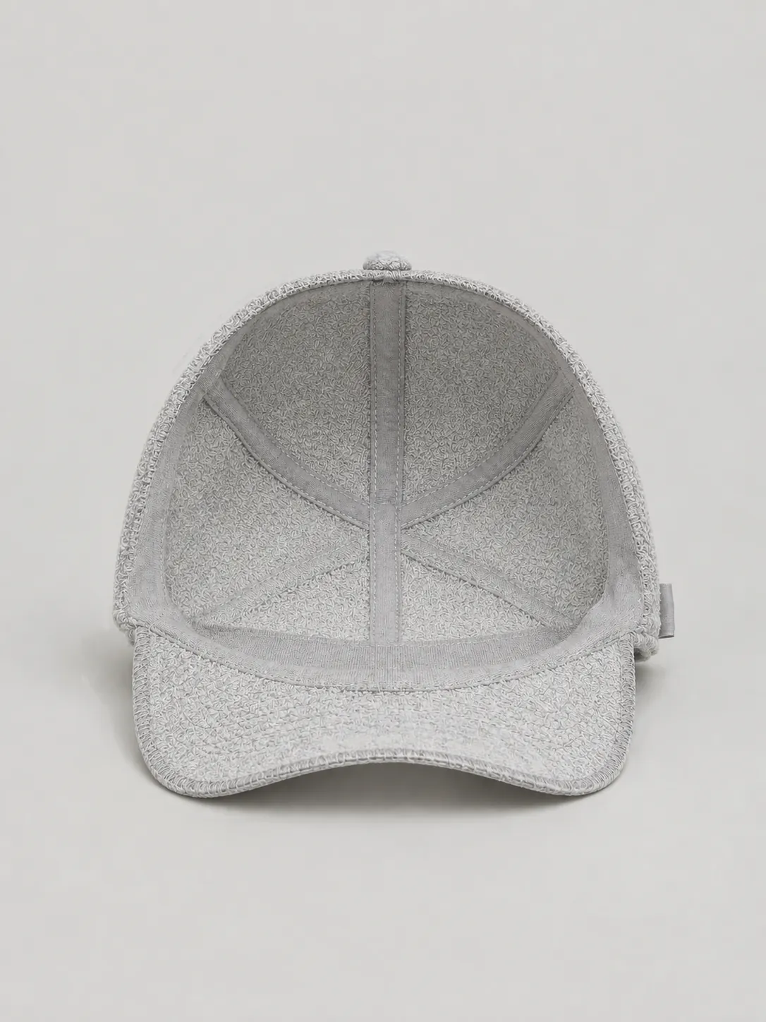 Ash Low Cap, insidan